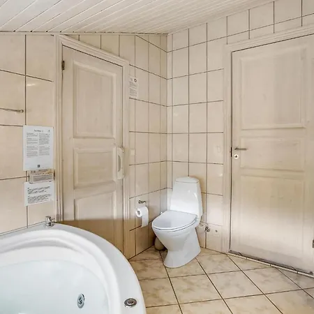 Stunning In Romo With Kitchen *